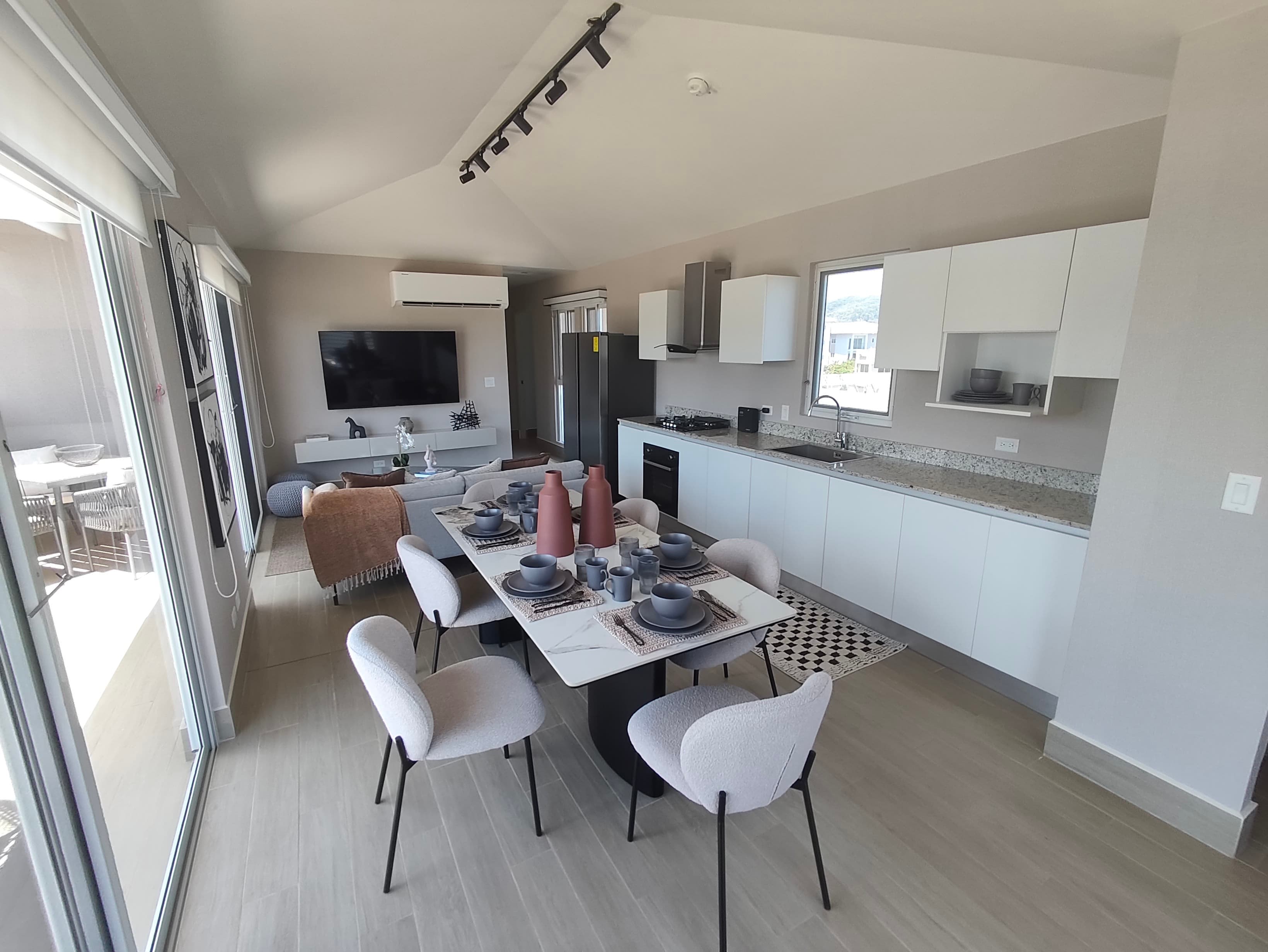 Foto 2 de Brisas del Mar - Apartamentos y Villas en venta en Playa Caracol, Chame, Panamá Oeste