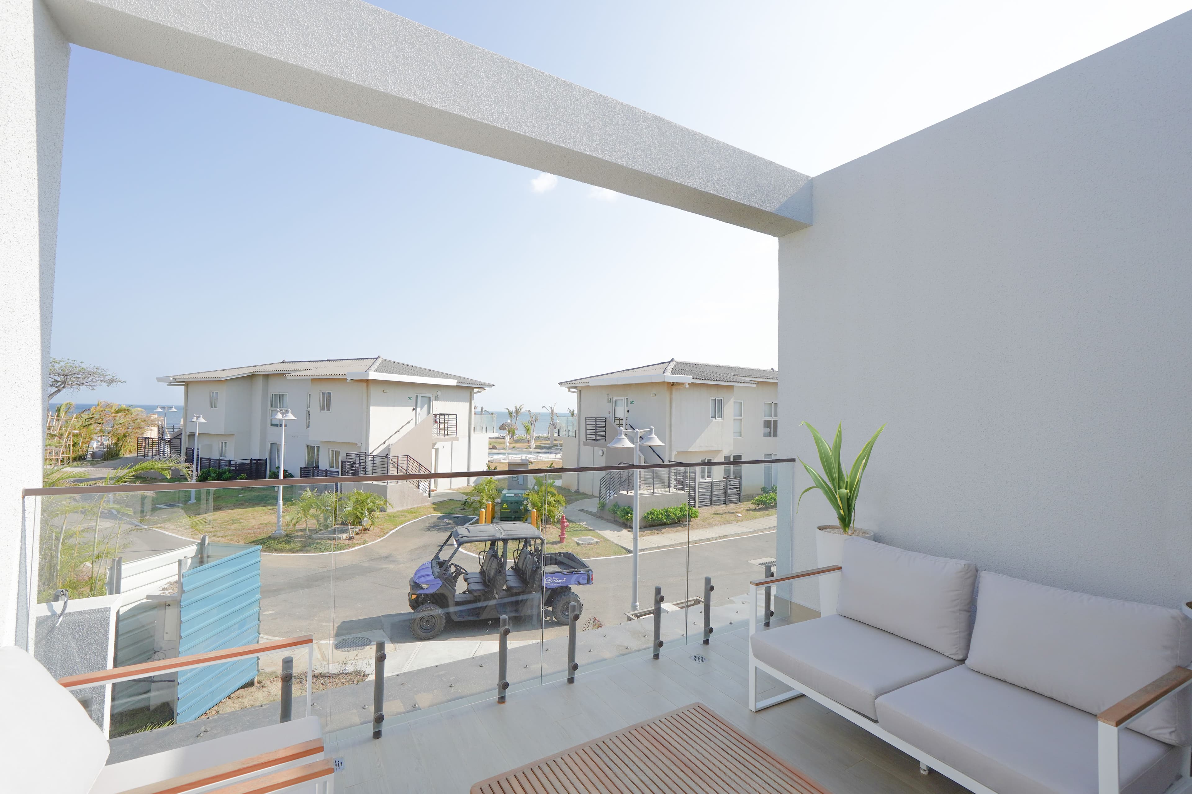 Foto 4 de The Tides - Venta de apartamentos de playa nuevos en Playa Caracol, Chame, Panamá Oeste